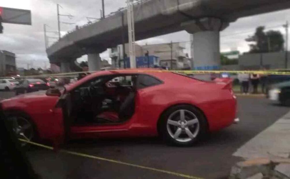 Sujetos en motocicleta se emparejaron a la altura del copiloto y comenzaron a accionar sus armas de fuego, para luego huir Foto: Redes sociales