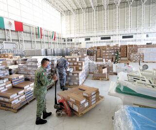 Ejército distribuye insumos médicos