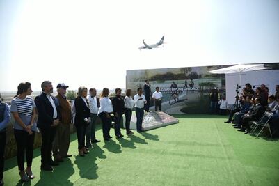 Barrales propone una nueva Ciudad Universitaria en terrenos del aeropuerto actual