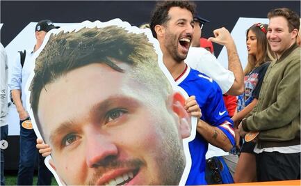 Piloto de Fórmula 1 asiste a partido de NFL en modo fanático 