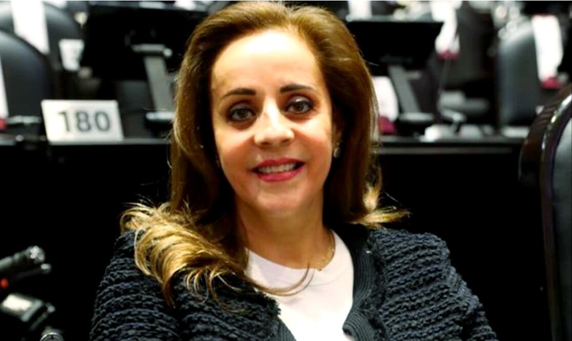 La legisladora De la Torre subió a tribuna respaldada por la bancada tricolor, incluyendo al dirigente del partido, Alejandro Moreno “Alito” y el coordinador, Rubén Moreira. Foto: archivo/EL UNIVERSAL