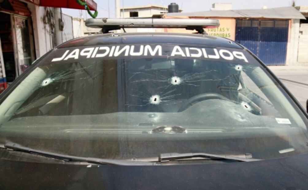 Sujetos armados disparan más de 100 veces contra mujeres policías en Lerma, Edomex