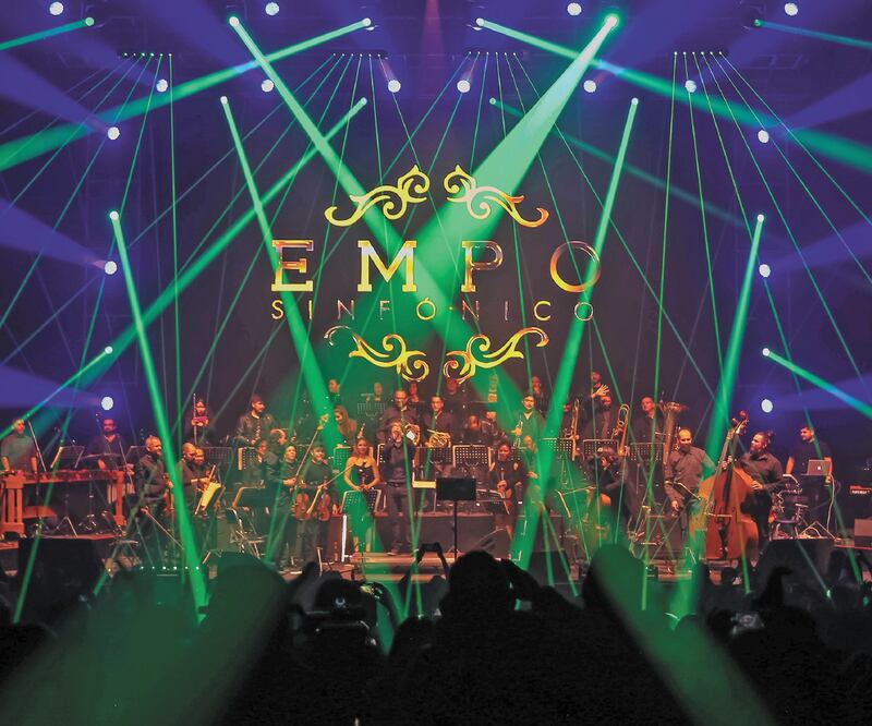 La Vórtice Orquesta puso a bailar a 3 mil 100 personas en el Teatro Metropólitan. LUIS GRANADOSPH