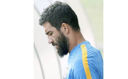 Arda Turan se lesiona en entrenamientos del Barcelona 