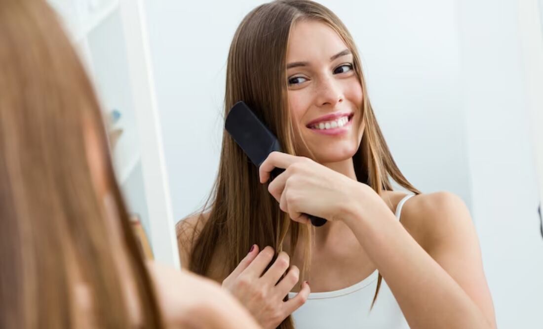 Cada cuánto tiempo se debe lavar el cabello. Fuente: Freepik