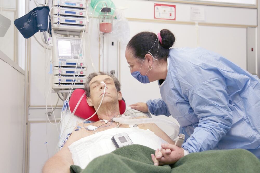 Agra decido. En el marco del Día Mundial del Corazón, que se conmemora el 29 de septiembre y a dos semanas de ser dado de alta, Enrique Uribe agradeció a los especialistas. Foto: IMSS