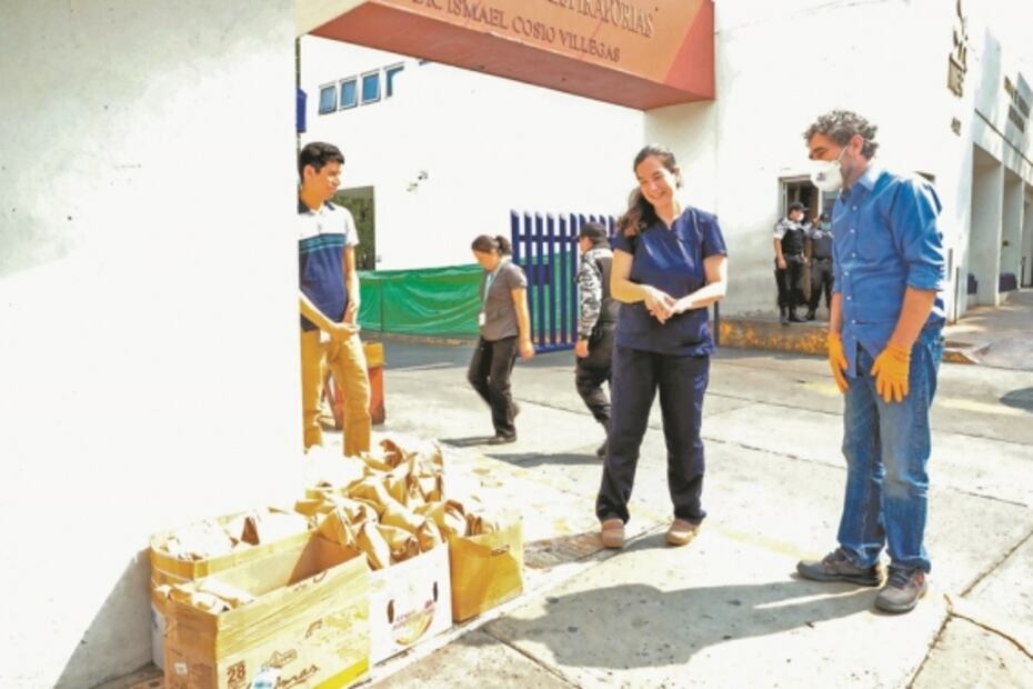 Mexicans give thank-you meal kits to healthcare workers fighting COVID-19