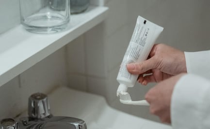 En Argentina prohíben la venta de esta famosa pasta dental porque causa “lesiones en la boca”; checa de cuál se trata