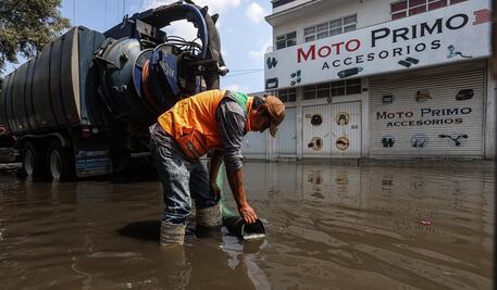 FOTOS: Inundaciones en Nezahualcóyotl dejan también graves pérdidas en negocios