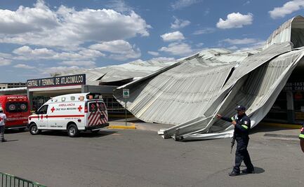 Video. Fuertes vientos desprenden techo en terminal de autobuses de Atlacomulco