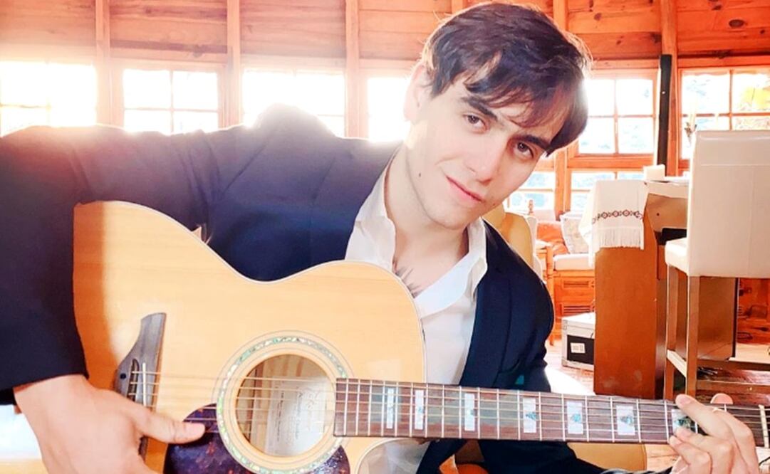 El paso inicial en esta carrera lo llevó con la publicación de su primer disco "Volaré". Foto: Instagram. @julian_f.f