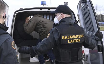 Finlandia reabre algunos cruces fronterizos con Rusia pese acusaciones por flujo de migrantes