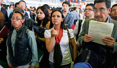 Mujeres, expuestas a ofertas laborales  falsas, dice el CCSJ