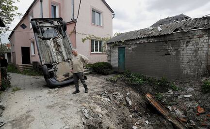 Ataques rusos contra edificios residenciales de Jersón dejan el menos 4 muertos