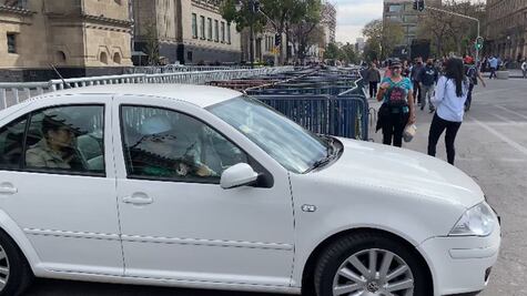 AMLO sale de Palacio Nacional con uniforme de beisbolista; se prevé que vaya a jugar a 3 días de su cateterismo cardíaco