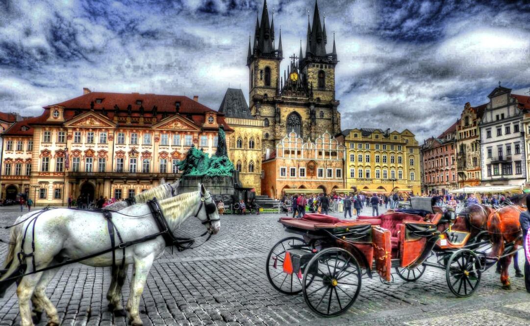 El Castillo de Praga, el parque Hadcrany Mámestí y Staré Mesto (Ciudad Vieja) son algunas de las maravillas que Praga ofrece. (Foto: Traveltipy)