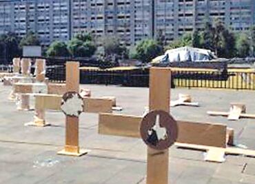 Retiran la instalación de Yoko Ono en Tlatelolco