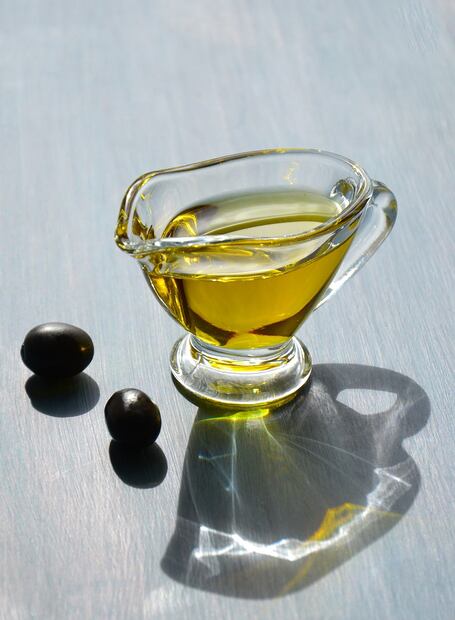 Café y aceite de oliva. Fuente: Pixabay