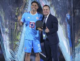 Víctor Velázquez, presidente del Cruz Azul, festeja el título con emotivo mensaje; "Es un legado de grandeza"