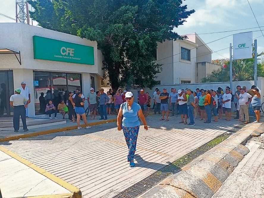 El descontento de la población crece con los apagones y la intermitencia de la energía eléctrica que tienen un impacto importante en sus equipos electrónicos. Archivo El Universal