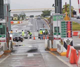 Engañaron a indígenas para tomar casetas, denuncian