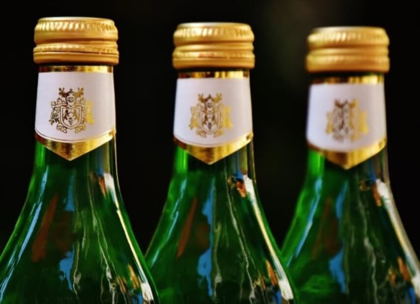 ¿Cómo detectar y evitar que tu bebida sea adulterada? 
