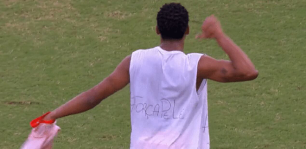 Homenajean a Pelé en el 'Juego de Estrellas' de Brasil organizado por Zico