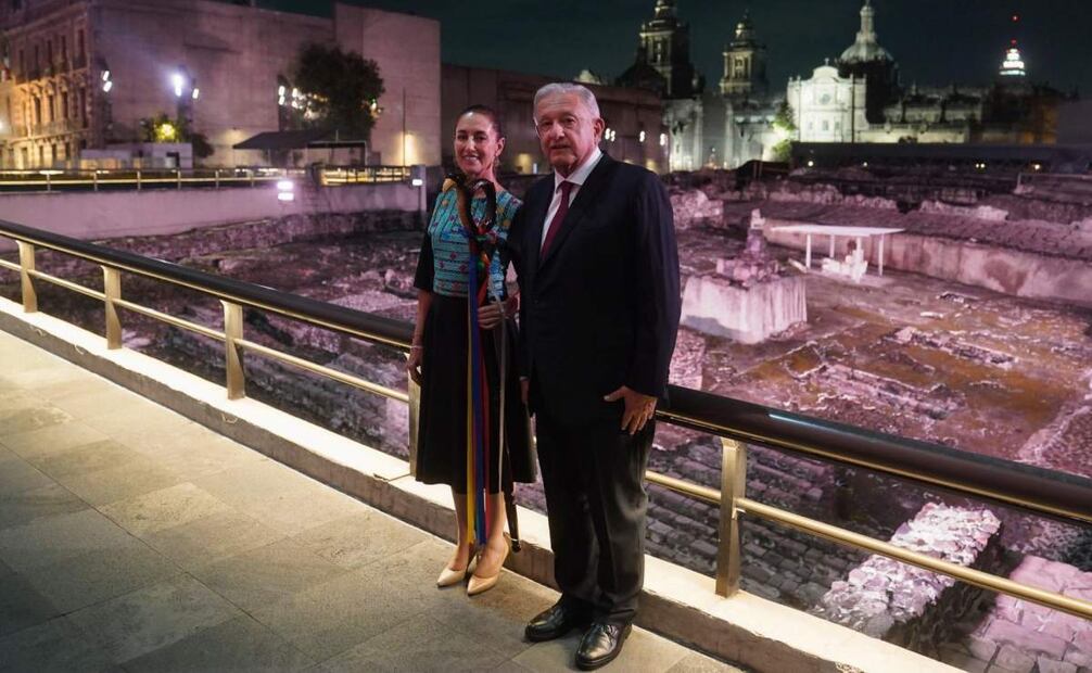 Andrés Manuel López Obrador, Presidente de México, en su calidad de líder moral de Morena entregó el bastón de mando a Claudia Sheinbaum para encabezar la defensa de Cuarta Transformación. el pasado 7 de septiembre de 2023. Foto: Presidencia