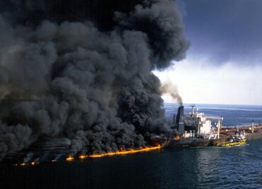 Qué fue la "guerra de los petroleros", la crisis que hace 30 años casi llevó a la guerra a EU e Irán