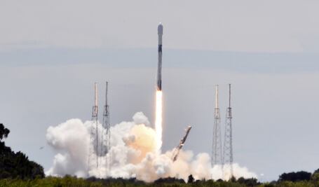 SpaceX lanza satélite de la Fuerza Espacial de Estados Unidos