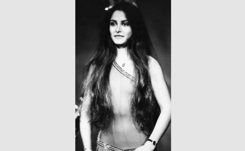 Daniela Romo cumple 63 años, así ha cambiado la cantante de la larga cabellera