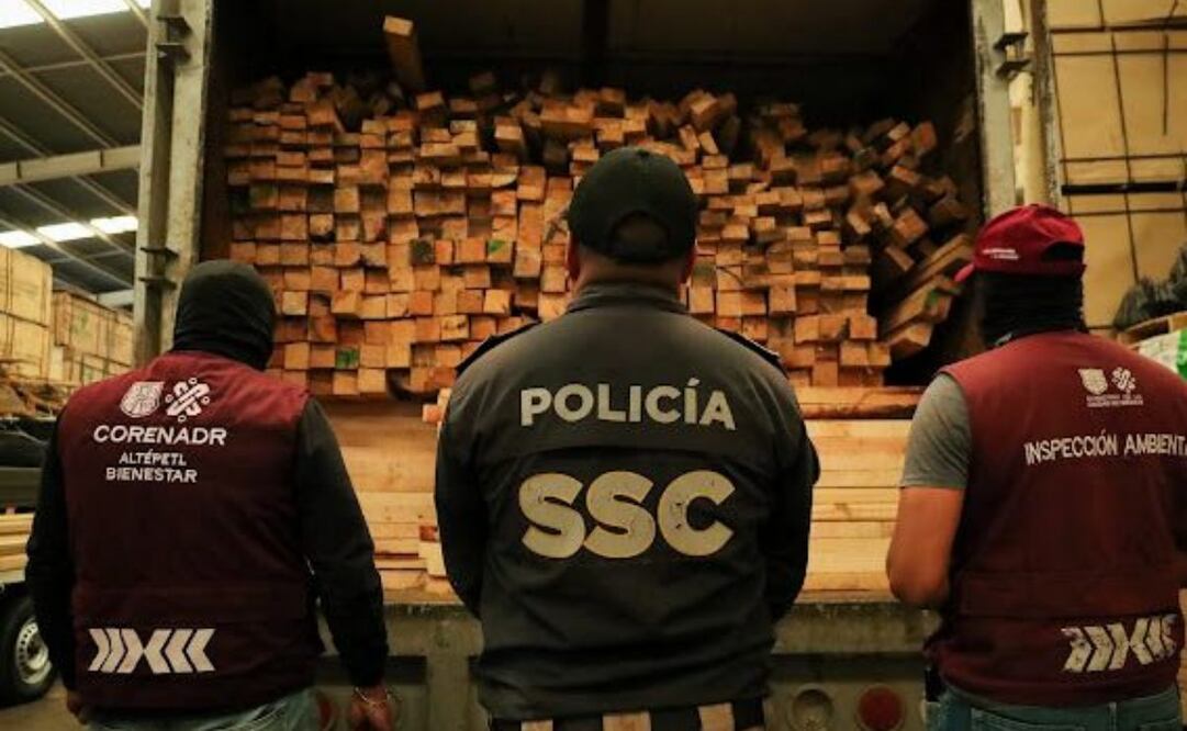 Clausuran centro de almacenamiento de madera en Iztacalco (03/04/2025). Foto: Especial