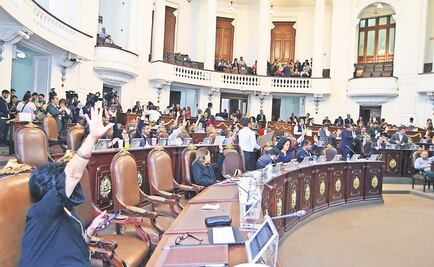 Aumentarán salario a los empleados del Congreso