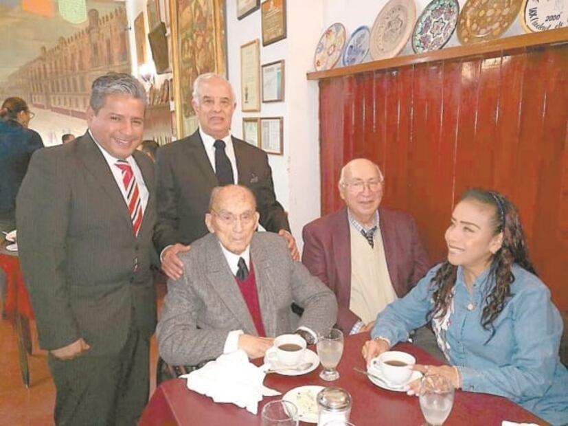 Luis Echeverría: mente lúcida a punto de cumplir un siglo de vida