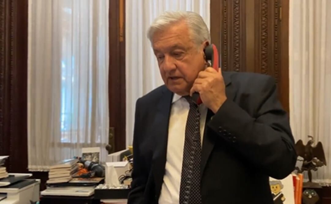 AMLO habló por el teléfono rojo con el secretario de Marina. Foto: Captura de pantalla