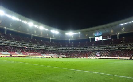 Hasta el Canelo prefiere otro estadio al de las Chivas