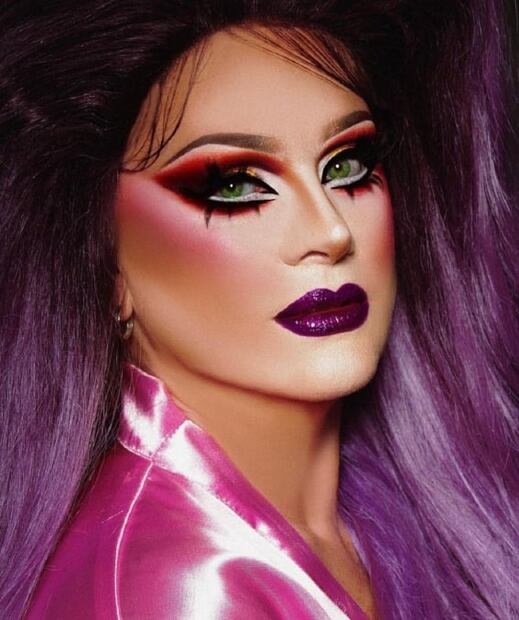 Erika Buenfil se somete a asombrosa transformación como Drag Queen