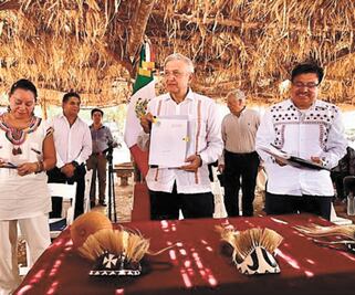 Yaquis acusan exclusión de AMLO e inician bloqueos