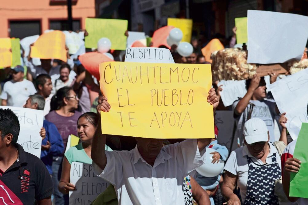 El martes habitantes marcharon a favor del alcalde de Cuernavaca y para exigir a los legisladores que no inicien el juicio político en su contra. (FOTO: ARCHIVO CUARTOSCURO)