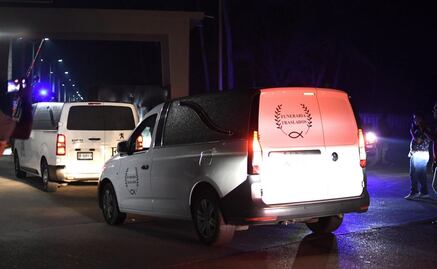 Llegan cuerpos de cadetes fallecidos en el buque Cuauhtémoc a Heroica Escuela Naval de Veracruz; les realizan homenaje póstumo