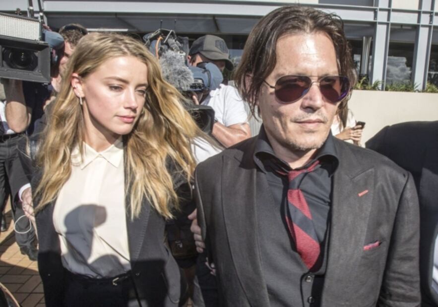 Amber Heard baila al ritmo de Selena y corea "Como la flor"