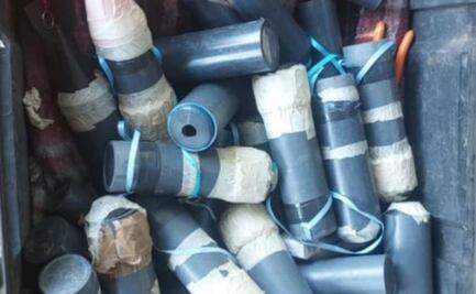 En Apatzingán, aseguran explosivos para drones durante operativos; también hallan armas, equipo táctico y vehículos robados