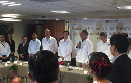 Nadie puede obligar a los maestros a marchar: Aurelio Nuño