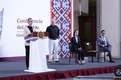 Sheinbaum va por acuerdo “voluntario” con gasolineros; busca topar el litro de gasolina hasta 24 pesos