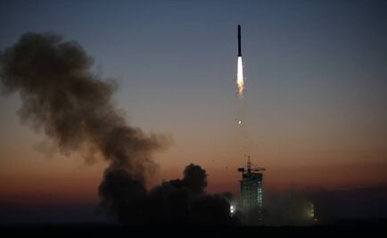 China lanza satélite para buscar materia oscura