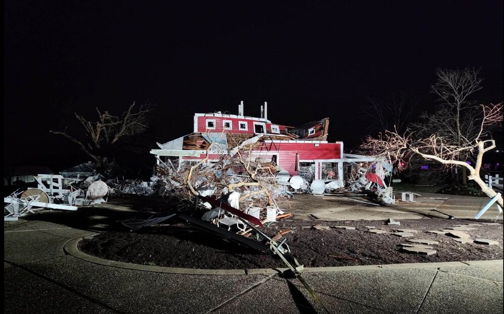 Imagen de casas dañadas muestran los graves daños causados por tornados en Missouri. Foto: AP