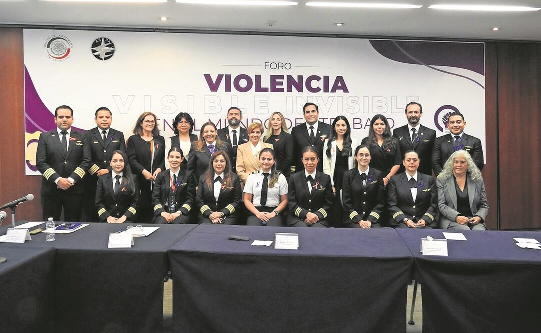 Pilotos y legisladores durante su participación en el foro sobre violencia laboral hacia la mujer. Foto: CORTESÍA
