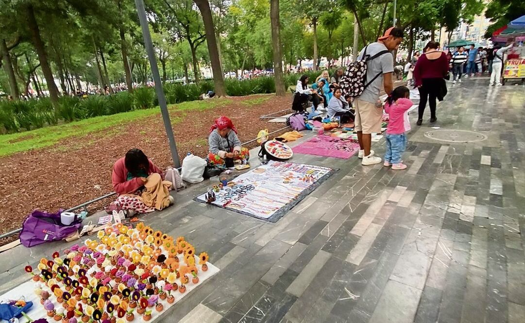 Tras el retiro de vallas, vendedores regresaron a la Alameda. Foto: Alberto Acosta | El Universal