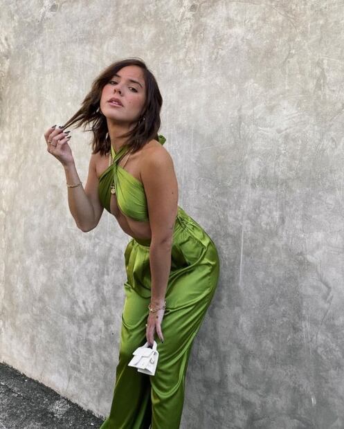 Ella es Gabriela Berlingeri, la novia de Bad Bunny que atrajo miradas en los Billboard
