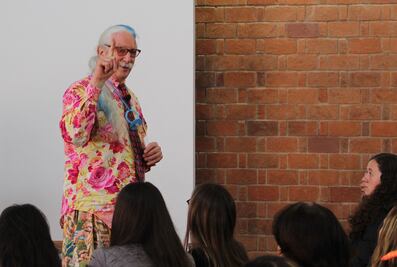 Autores de tiroteos en EU no son enfermos mentales, afirma "Patch Adams"